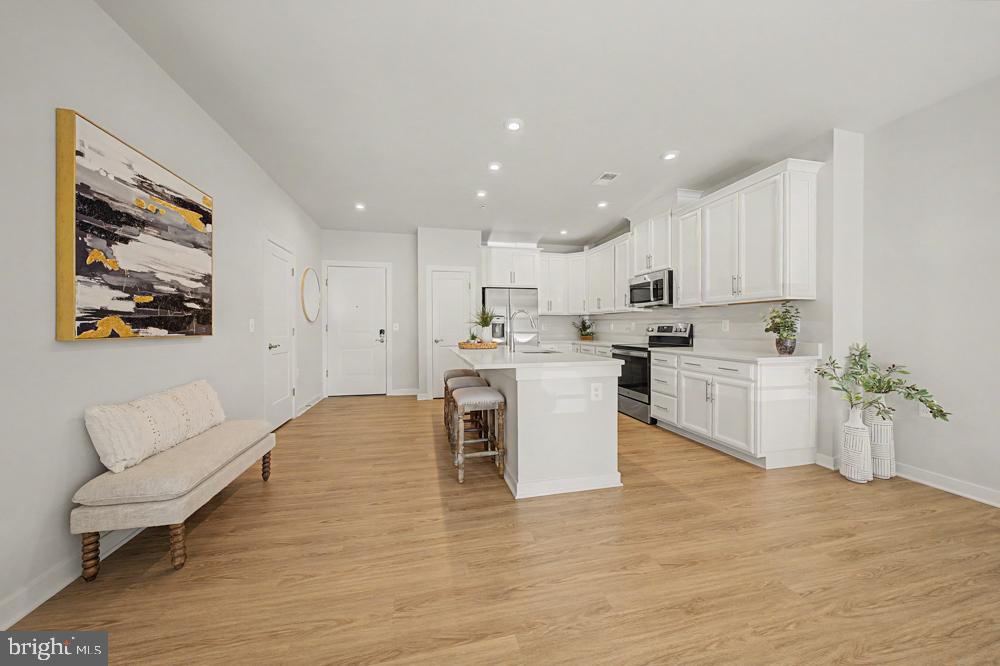 1669 BANDIT LOOP Unit: 103A