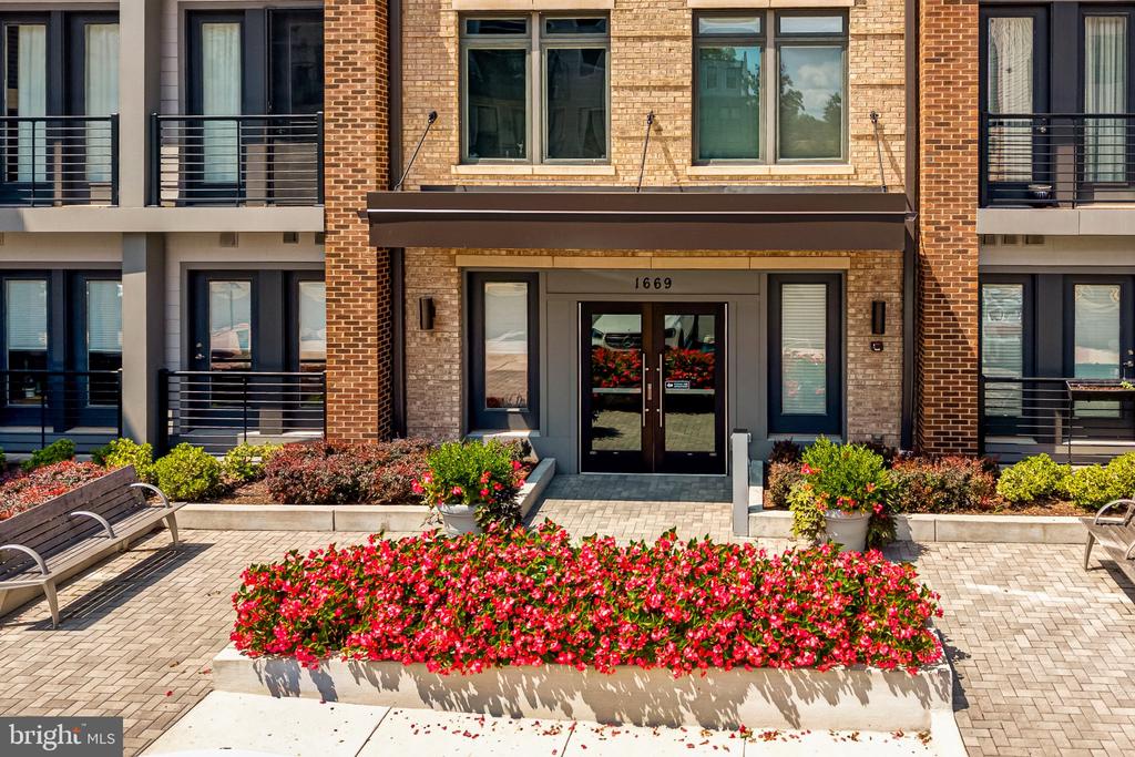 1669 BANDIT LOOP Unit: 103A