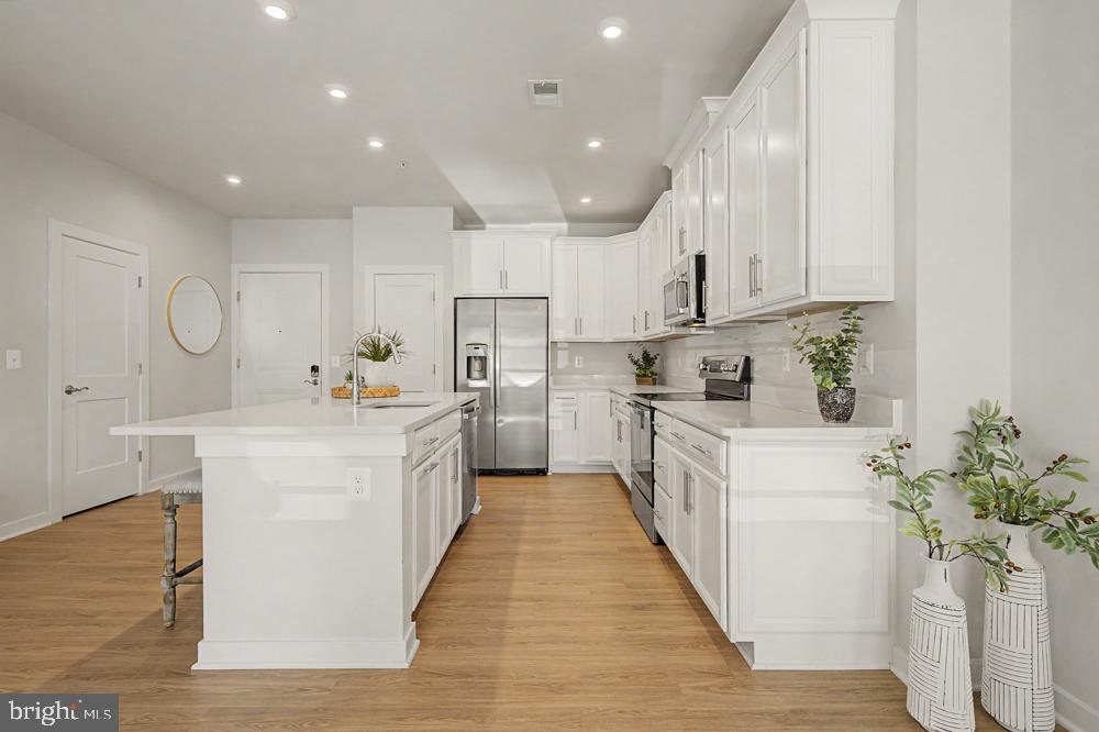 1669 BANDIT LOOP Unit: 103A