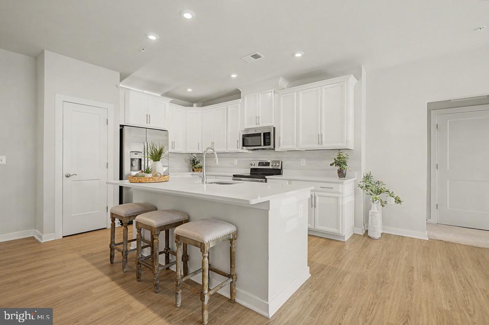 1669 BANDIT LOOP Unit: 103A