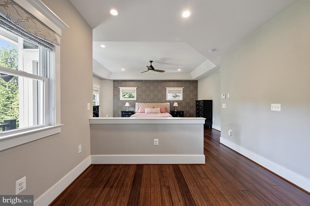 1217 ROSS DRIVE SW