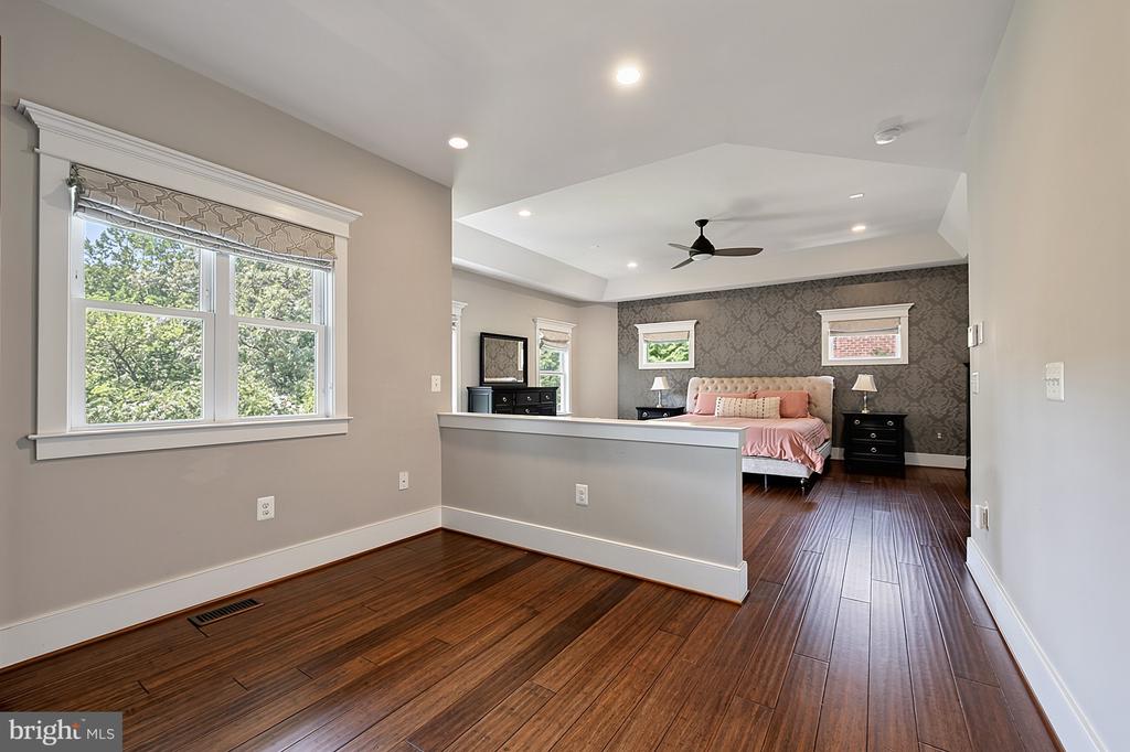 1217 ROSS DRIVE SW