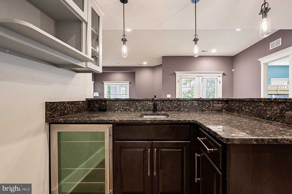 1217 ROSS DRIVE SW