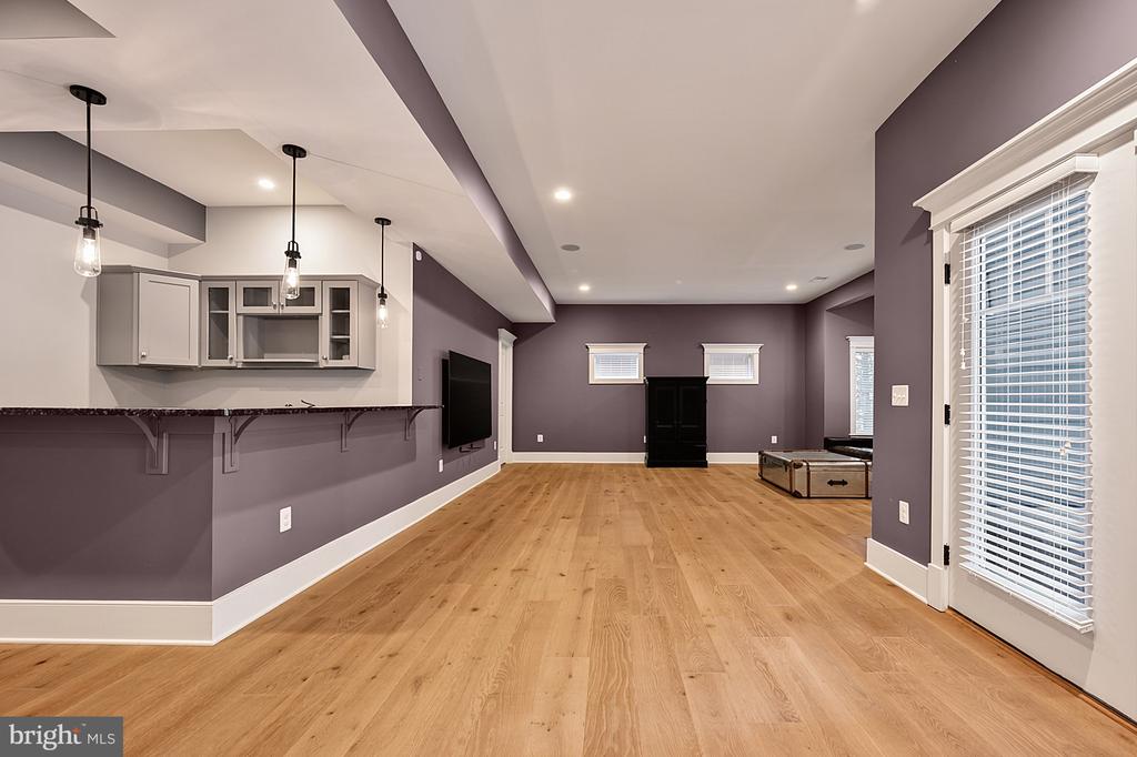 1217 ROSS DRIVE SW