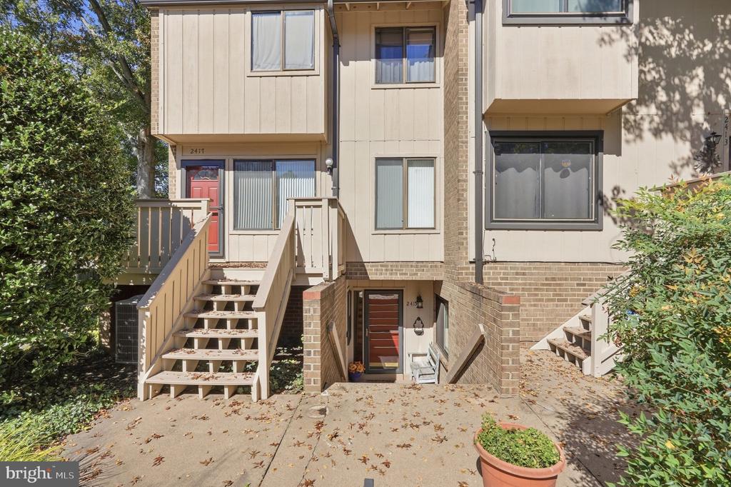 2415 GLENGYLE DRIVE Unit: 257