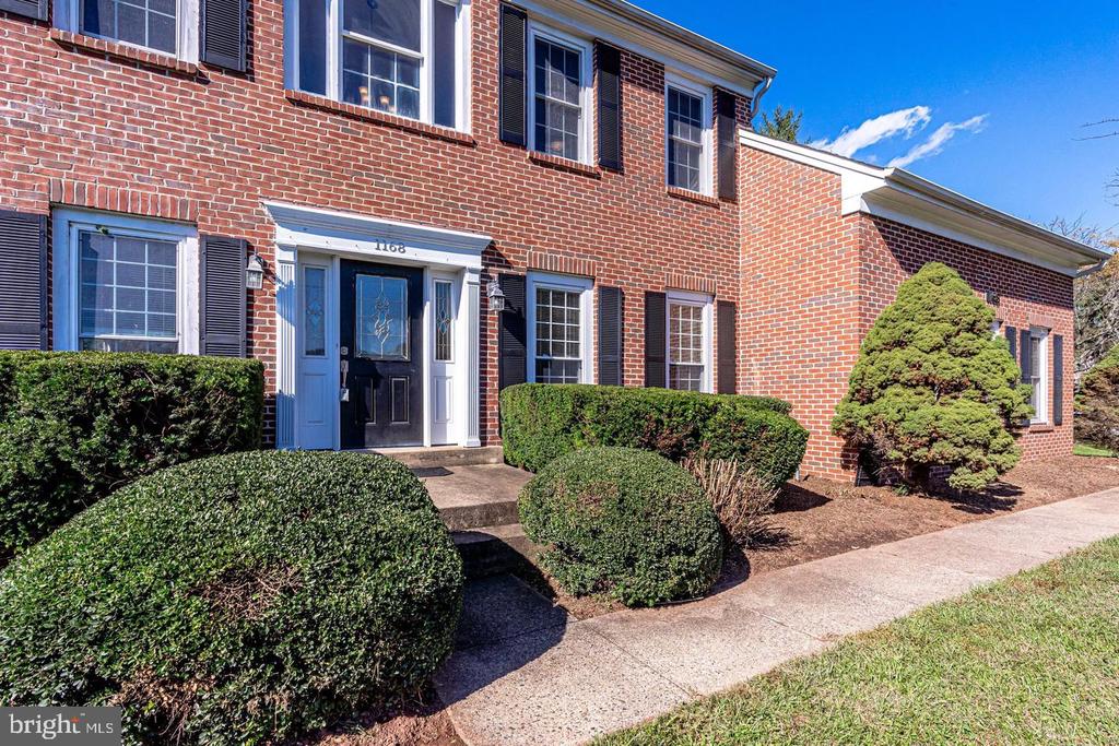 1168 TAJI COURT