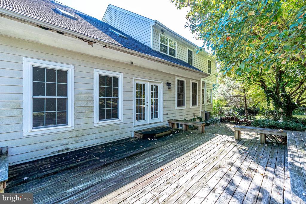 1168 TAJI COURT