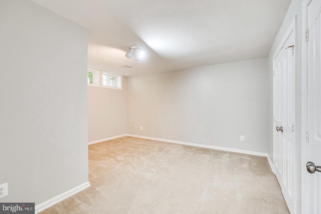 1168 TAJI COURT