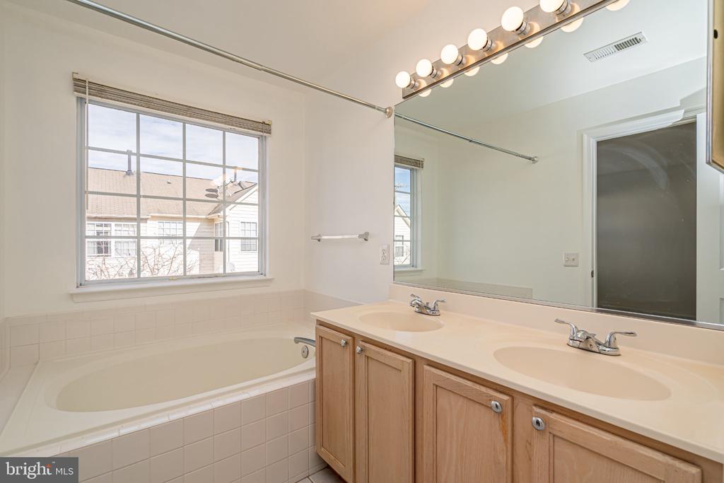 2507 JAMES MAURY DRIVE Unit: 2507
