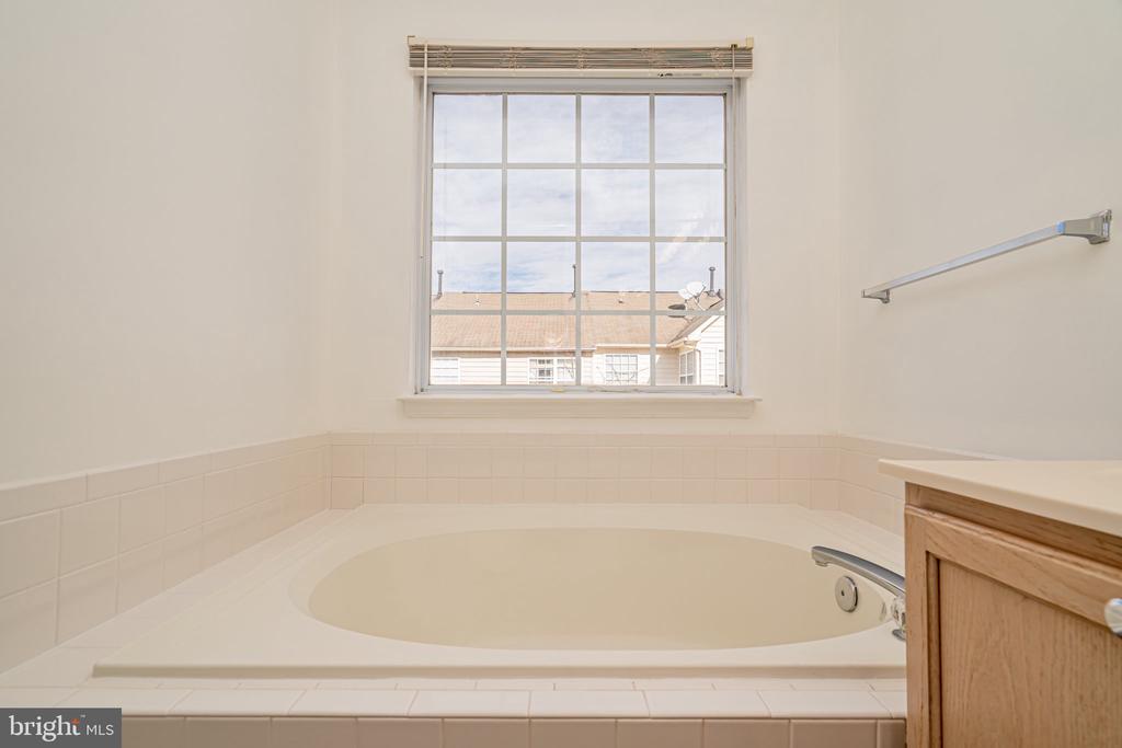 2507 JAMES MAURY DRIVE Unit: 2507