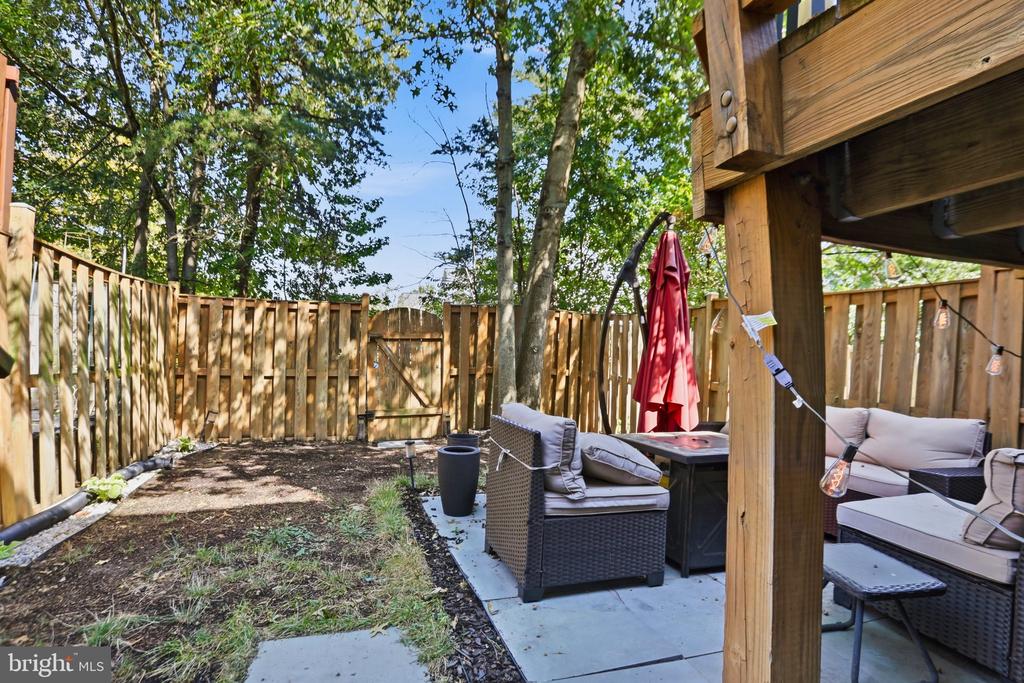 8908 WAITES WAY