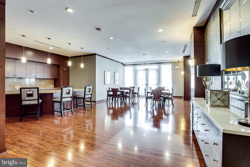 11770 SUNRISE VALLEY DRIVE Unit: 118