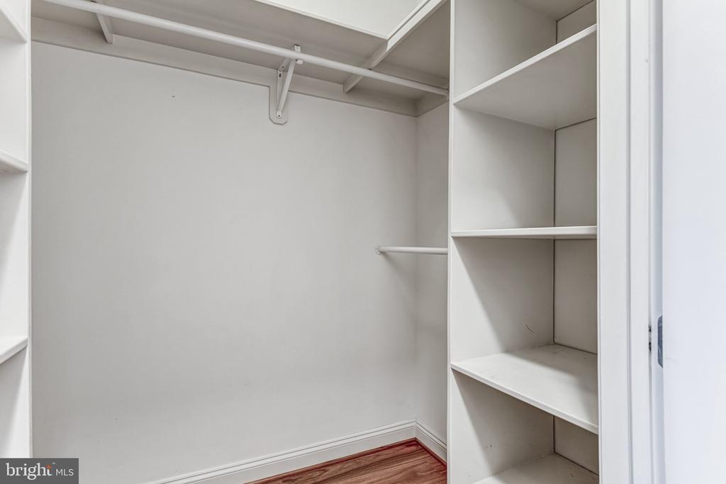 11770 SUNRISE VALLEY DRIVE Unit: 118
