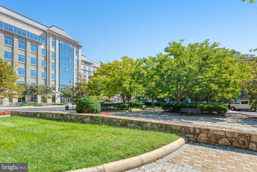 11770 SUNRISE VALLEY DRIVE Unit: 118