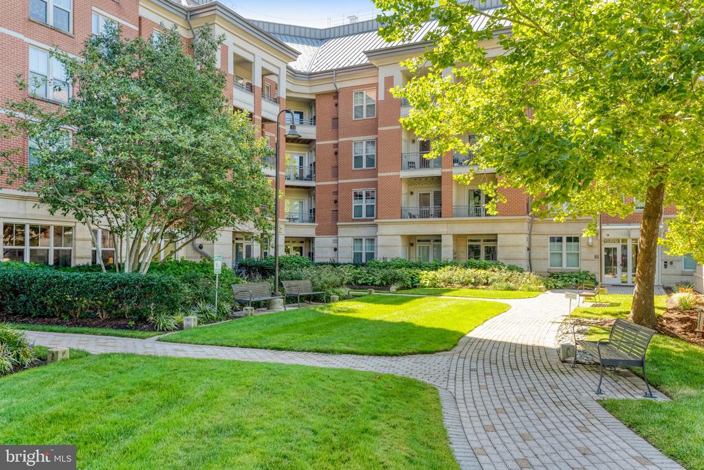 11770 SUNRISE VALLEY DRIVE Unit: 118