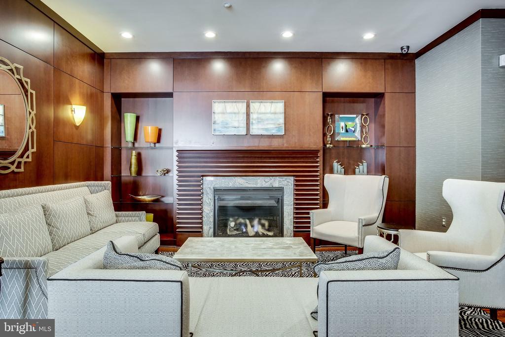 11770 SUNRISE VALLEY DRIVE Unit: 118