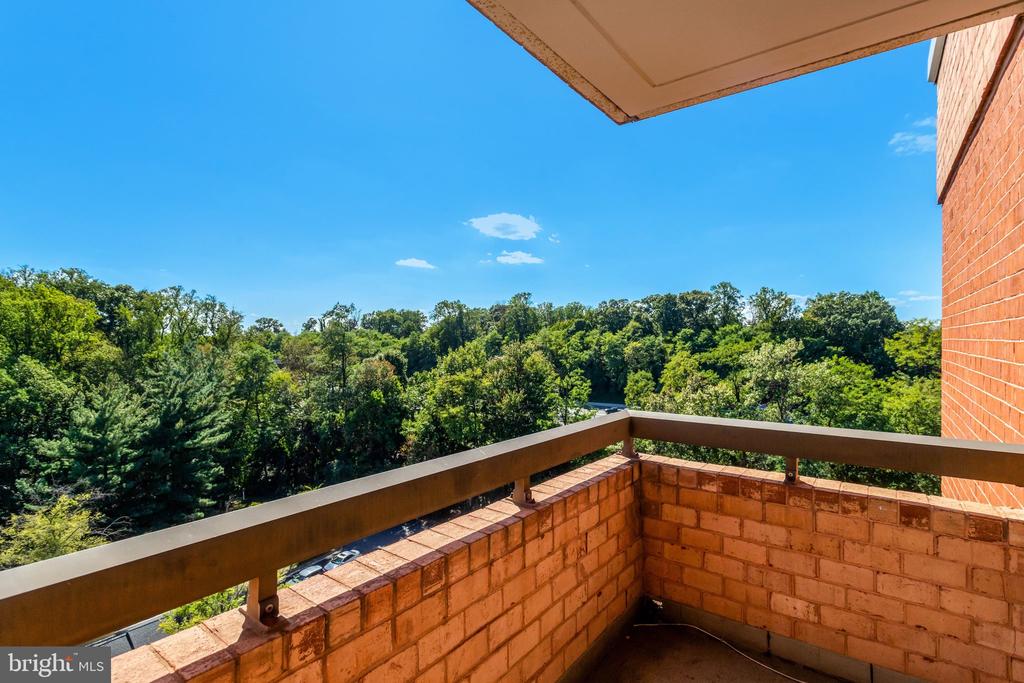 2230 GEORGE C MARSHALL DRIVE Unit: 1218