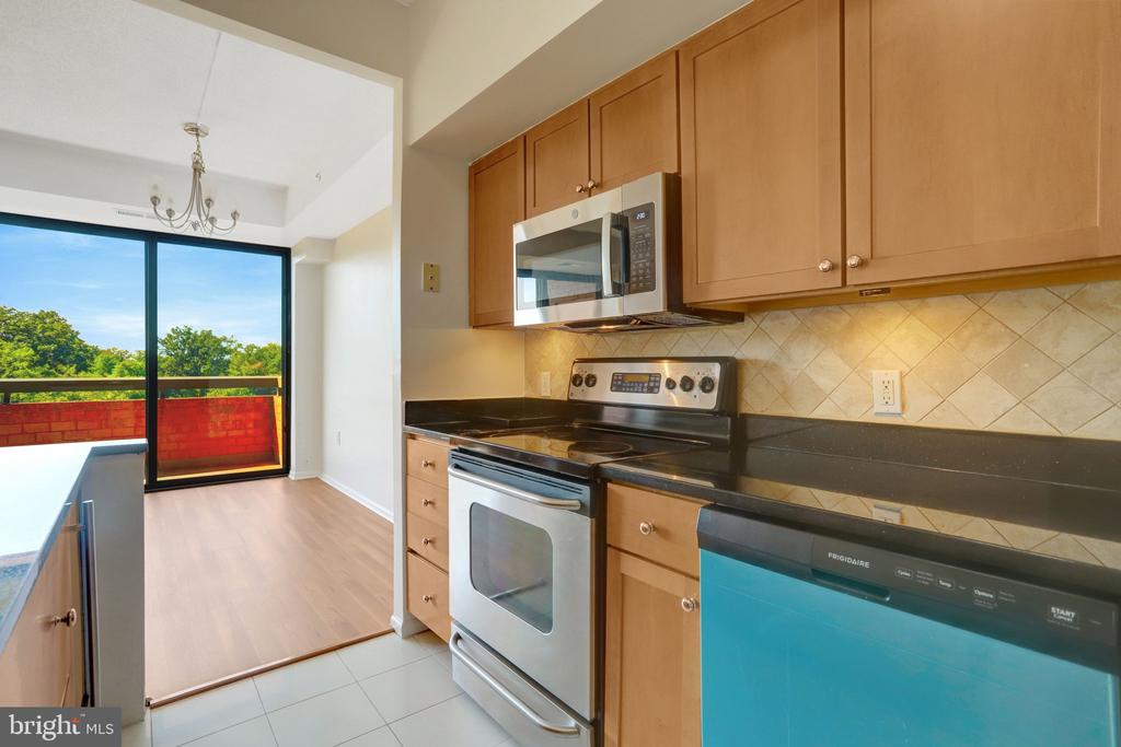 2230 GEORGE C MARSHALL DRIVE Unit: 1218