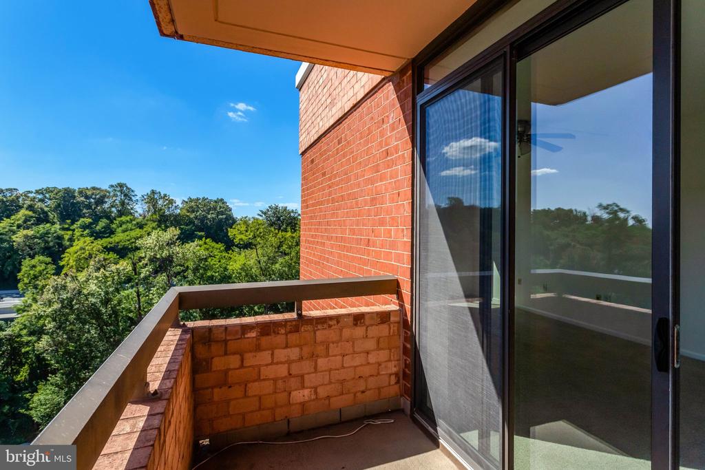 2230 GEORGE C MARSHALL DRIVE Unit: 1218