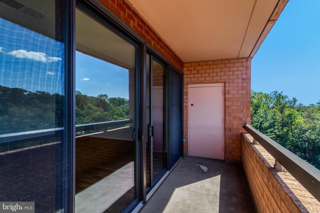 2230 GEORGE C MARSHALL DRIVE Unit: 1218