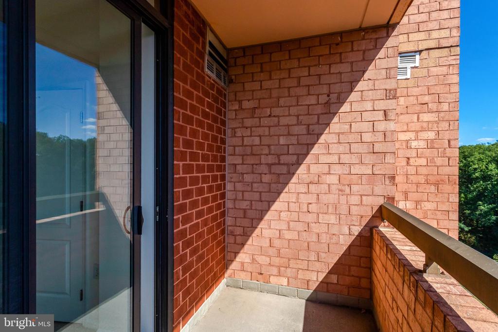 2230 GEORGE C MARSHALL DRIVE Unit: 1218