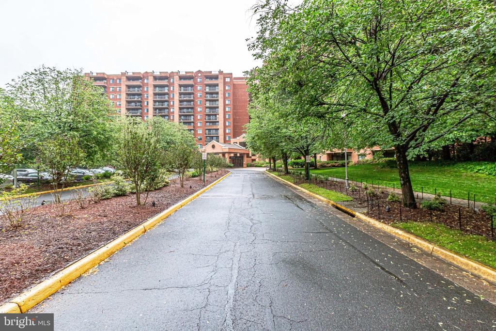 2230 GEORGE C MARSHALL DRIVE Unit: 1218