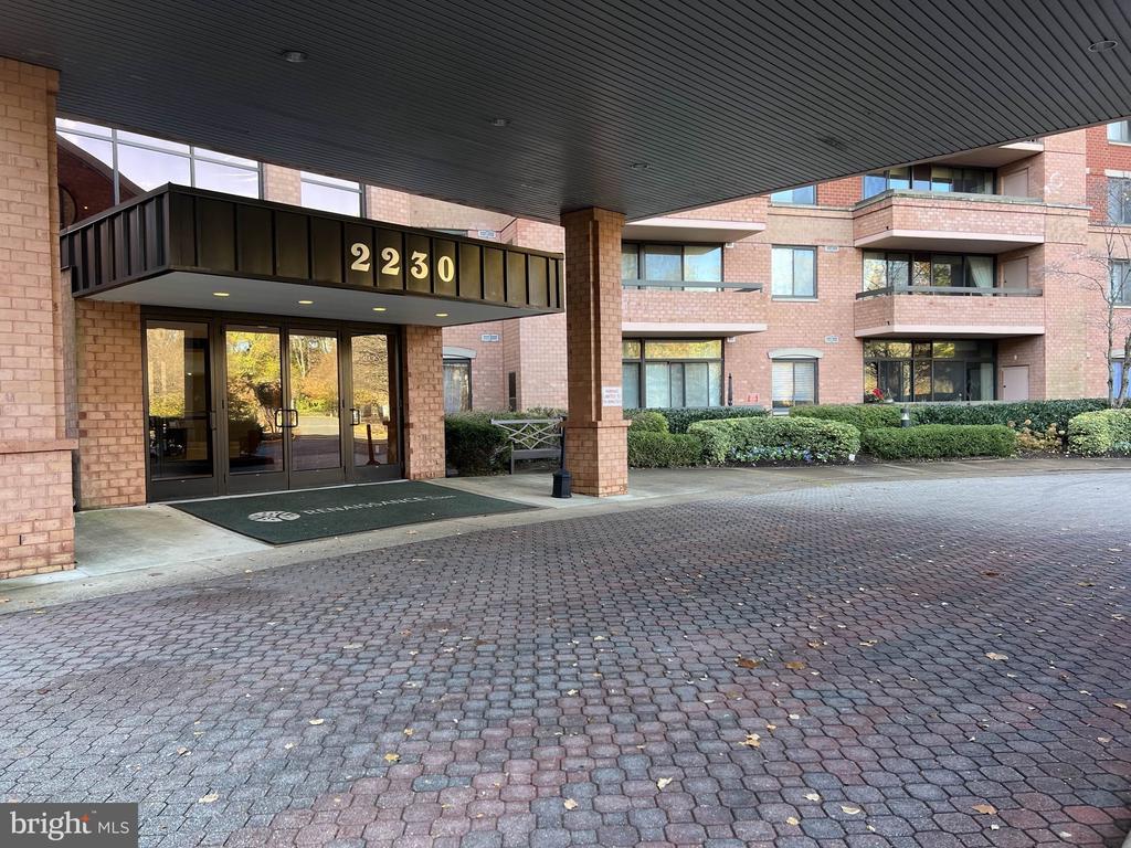 2230 GEORGE C MARSHALL DRIVE Unit: 1218