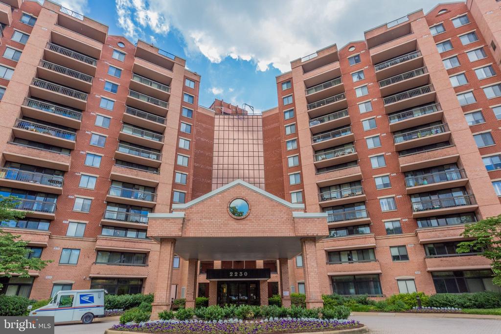 2230 GEORGE C MARSHALL DRIVE Unit: 1218