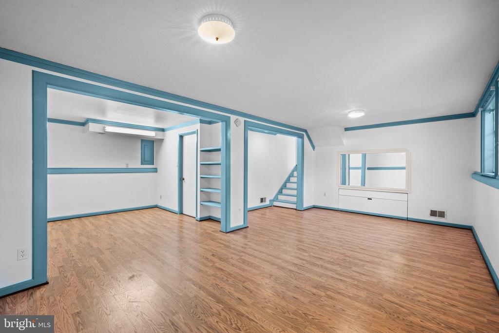 9715 WATER OAK DRIVE