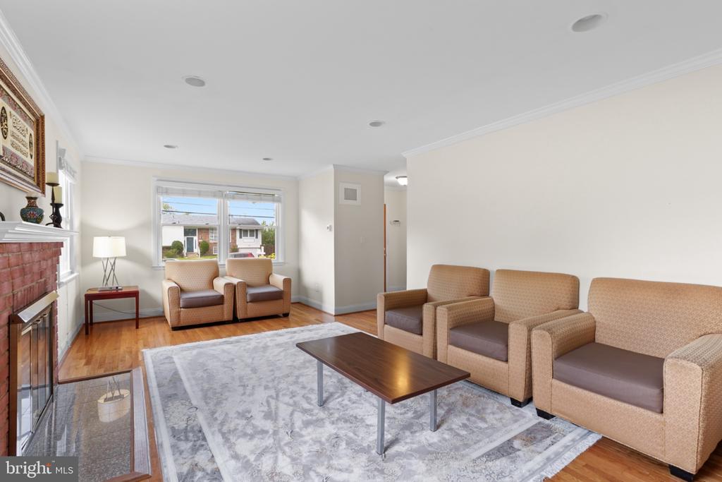6213 THOMAS DRIVE