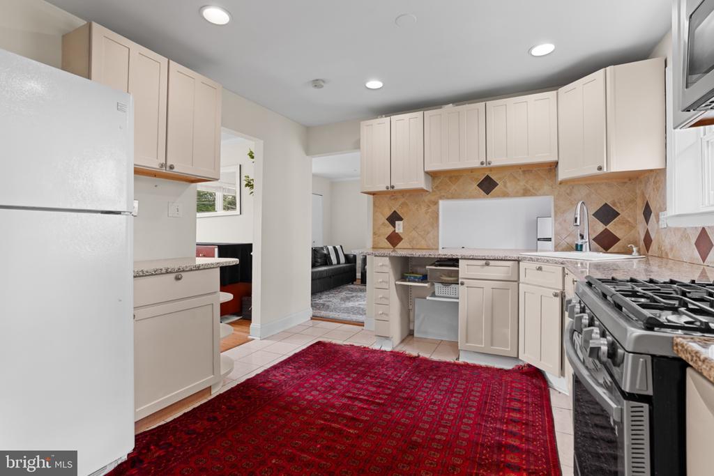 6213 THOMAS DRIVE