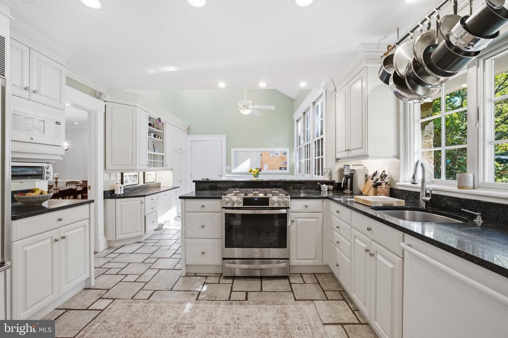 3202 JUNIPER LANE