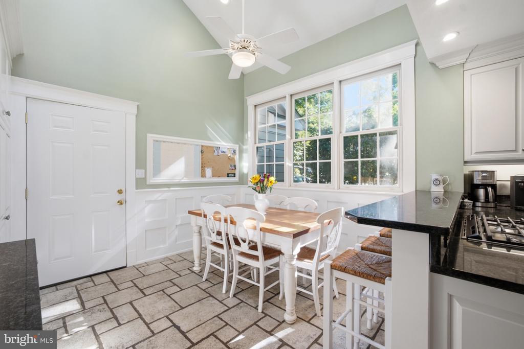 3202 JUNIPER LANE