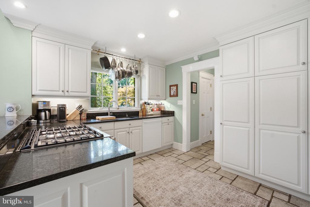 3202 JUNIPER LANE