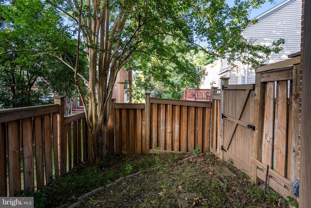 11774 VALLEY RIDGE CIRCLE