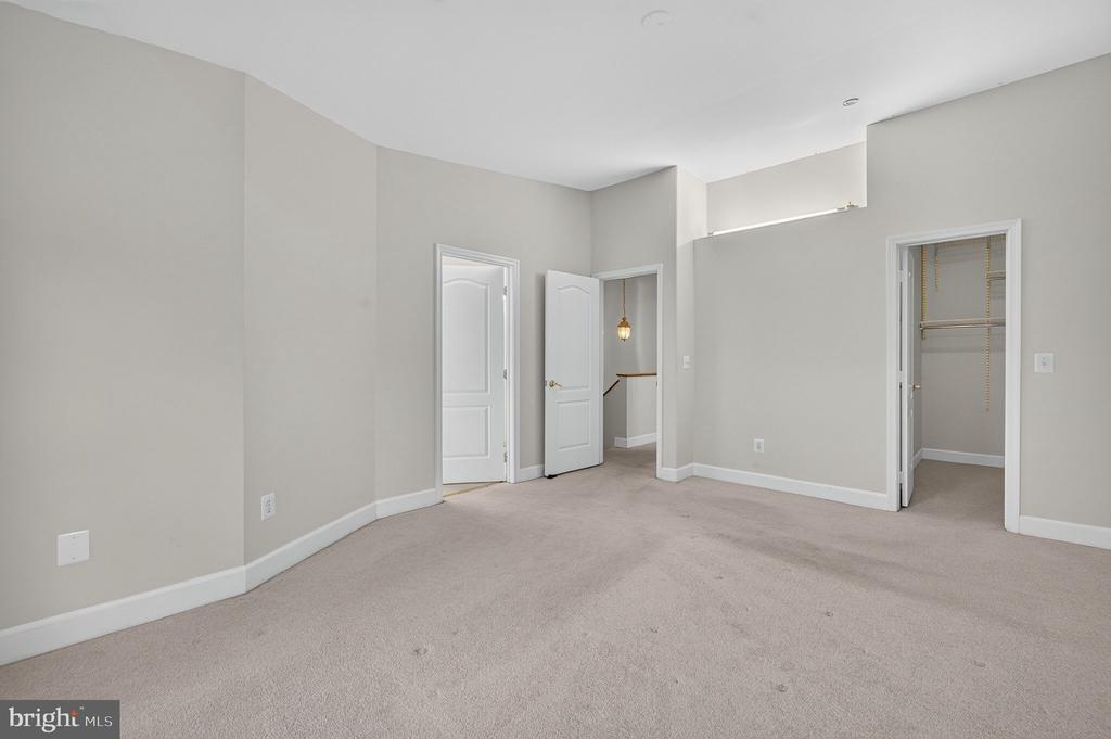 11774 VALLEY RIDGE CIRCLE