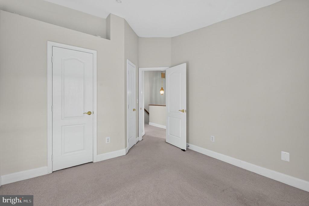 11774 VALLEY RIDGE CIRCLE