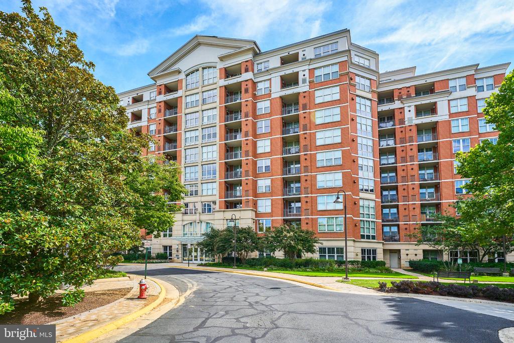 11770 SUNRISE VALLEY DRIVE Unit: 222