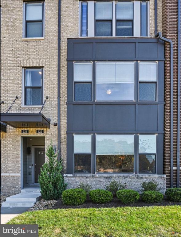 232 VAN BUREN STREET