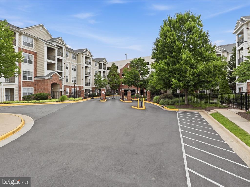 12933 CENTRE PARK CIRCLE Unit: 402