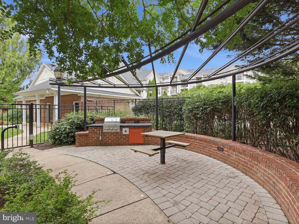 12933 CENTRE PARK CIRCLE Unit: 402