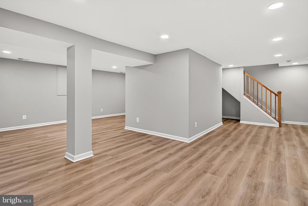 4018 ROBERTSON BOULEVARD