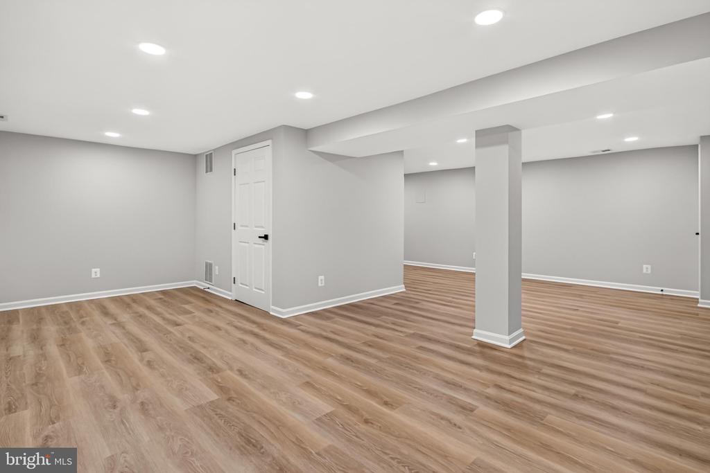 4018 ROBERTSON BOULEVARD