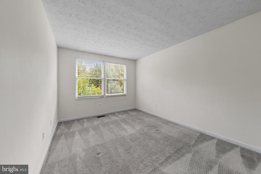 1425 CELLAR CREEK WAY