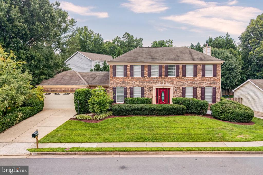 1425 CELLAR CREEK WAY