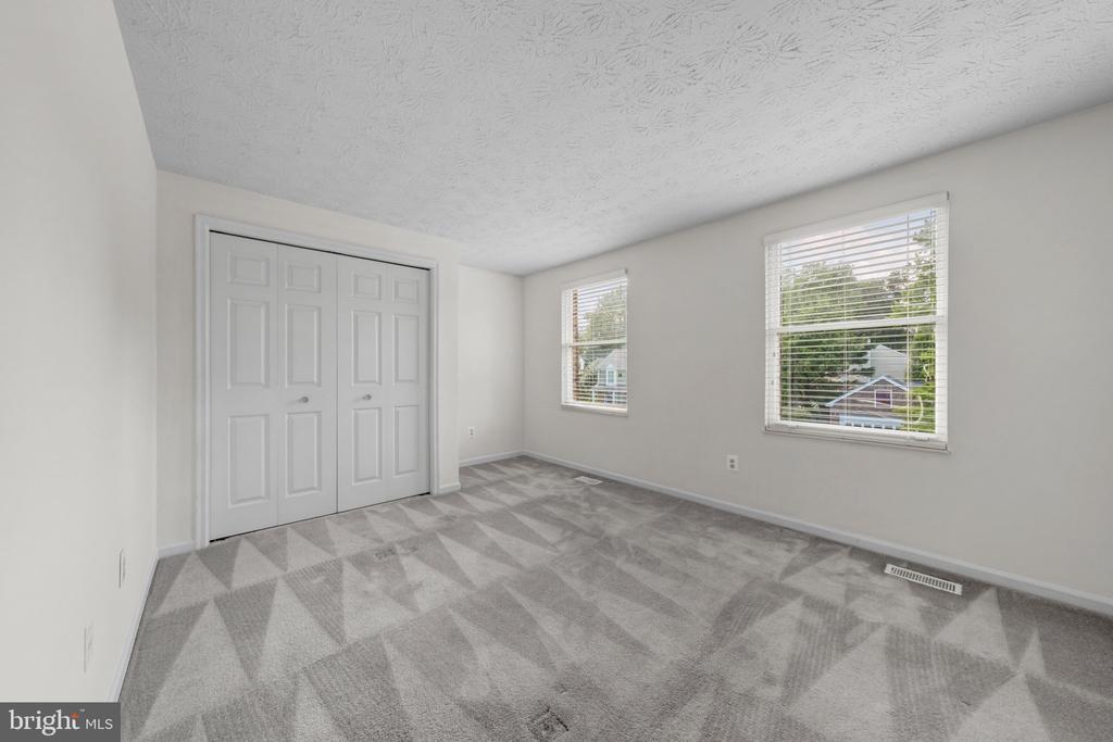 1425 CELLAR CREEK WAY