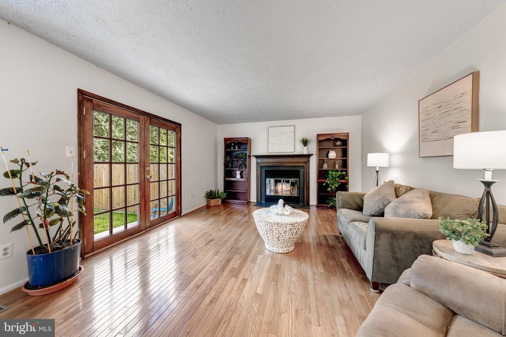 1425 CELLAR CREEK WAY