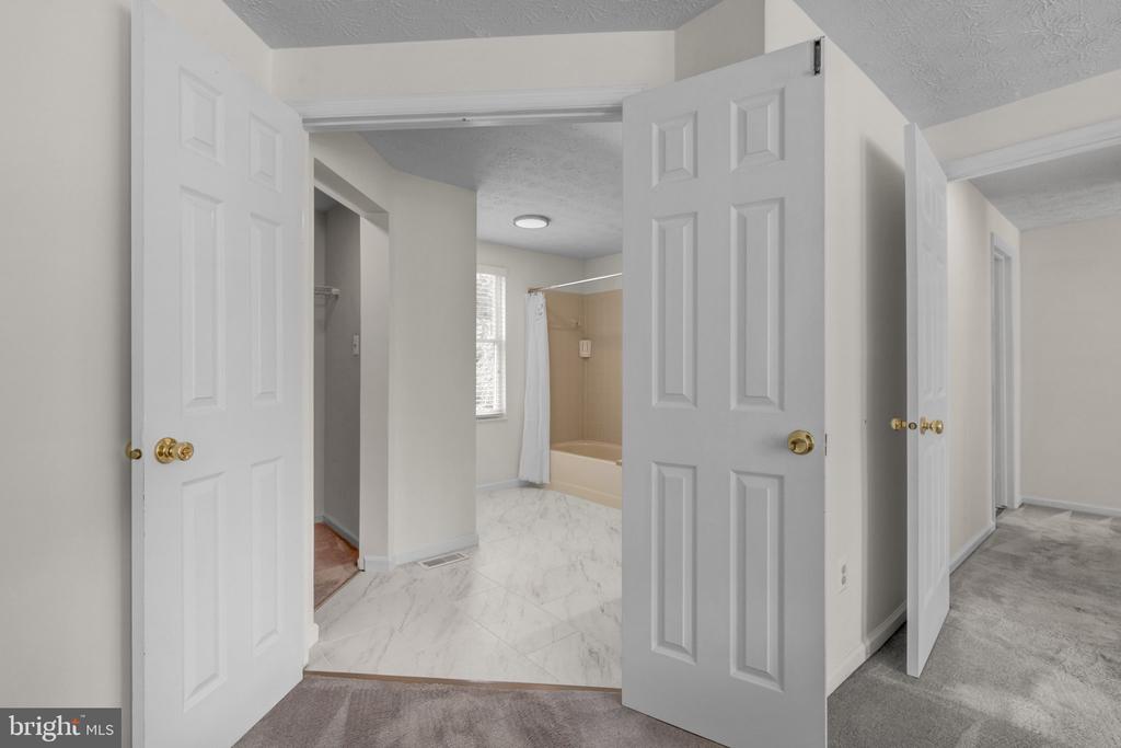 1425 CELLAR CREEK WAY