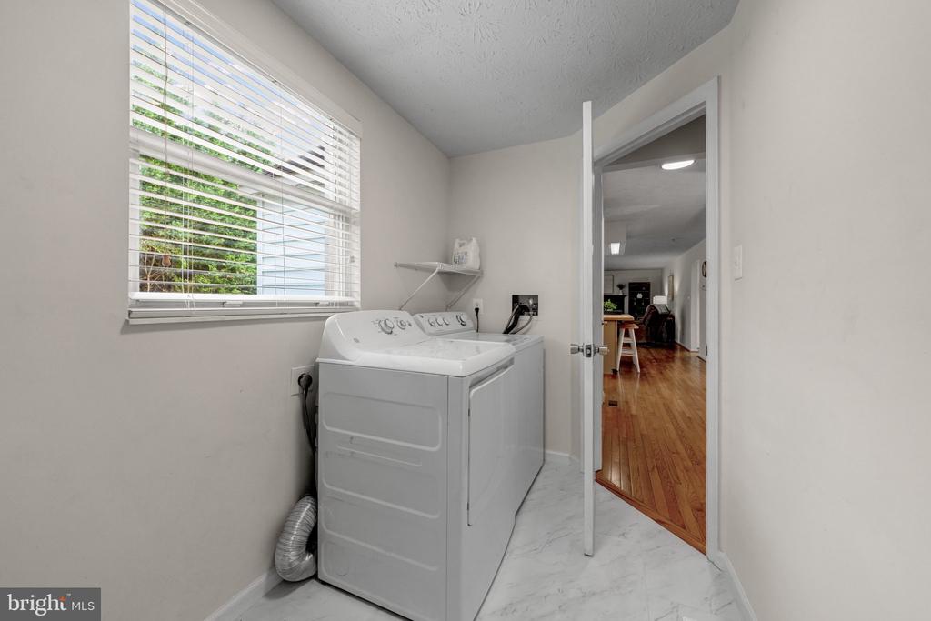 1425 CELLAR CREEK WAY