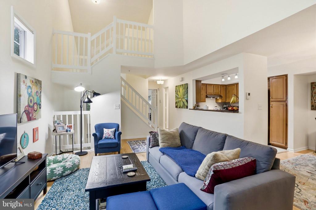 1369 GARDEN WALL CIRCLE Unit: 714